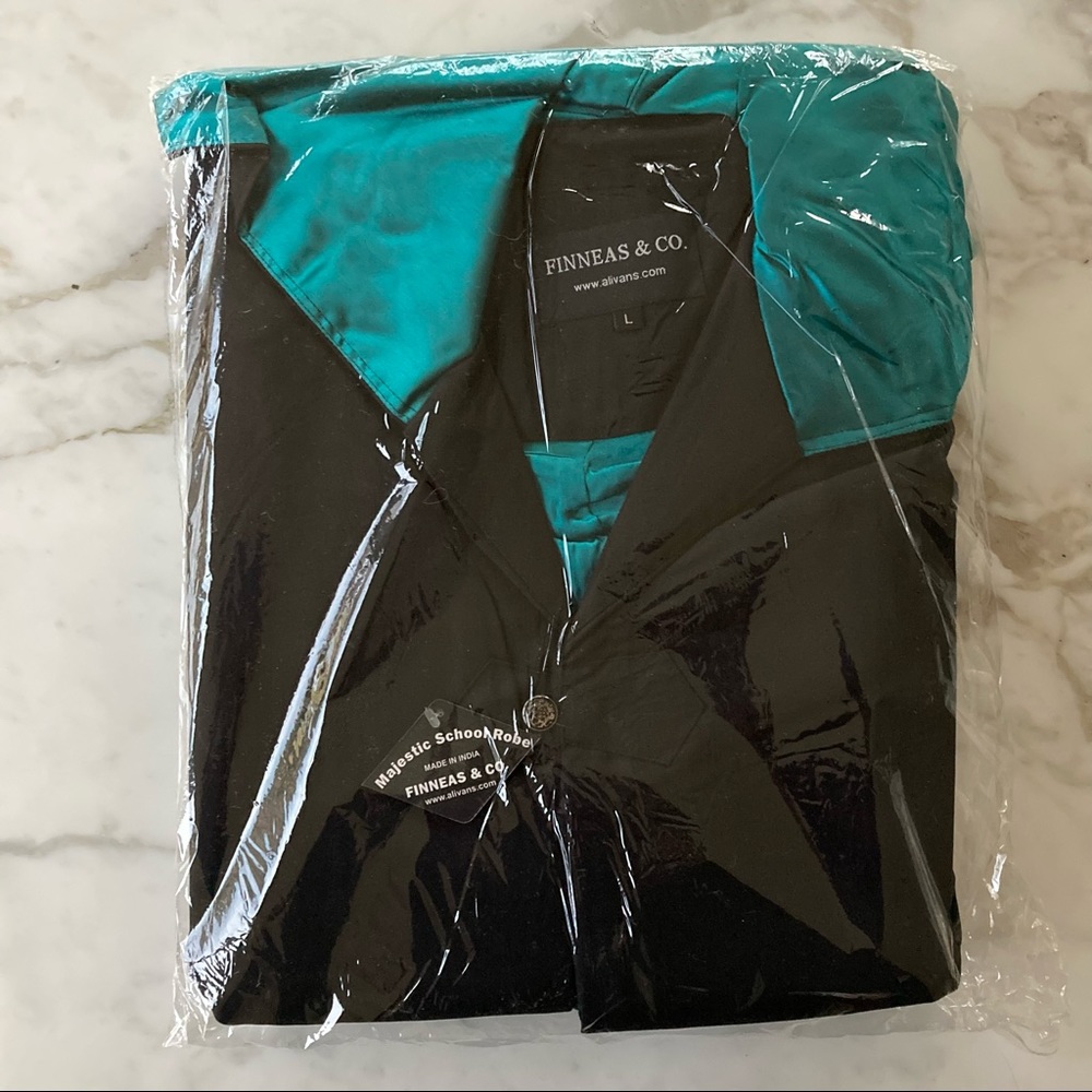 💚💙 Cloak Wizard NWT Majestic School Robe by Finneas & Co. in sealed package